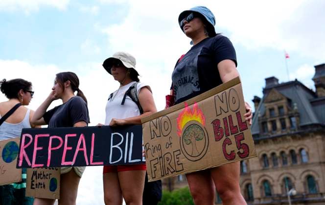 June 17, 2025, Ottawa, On, Canada: People rally against Bill C-5 on Parliament Hill in Ottawa, on Tuesday, June 17, 2025. Ottawa Canada  - ZUMAc35_ 20250617_zaf_c35_150 Copyright: xJustinxTangx