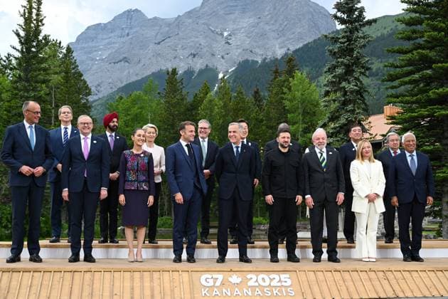 G7 SUMMIT CANADA, Leaders pose during the G7, Ukraine, NATO and Outreach family photograph at the G7 Leaders Summit in Kananaskis, Alberta, Canada, Tuesday, June 17, 2025. ( NO ARCHIVING Kananaskis ALBERTA CANADA  Copyright: xLUKASxCOCHx 20250618124547178189