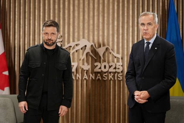June 17, 2025, Kananaskis, Ab, CANADA: Canadian Prime Minister Mark Carney, right, and Ukrainian President Volodymyr Zelenskyy attend a meeting at the G7 Summit in Kananaskis, Alta., on Tuesday, June 17, 2025. Kananaskis CANADA - ZUMAc35_ 20250617_zaf_c35_079 Copyright: xDarrylxDyckx