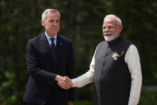 June 17, 2025, Kananaskis, Ab, CANADA: Canadian Prime Minister Mark Carney welcomes Indian Prime Minister Narendra Modi to the G7 Summit in Kananaskis, Alta., on Tuesday, June 17, 2025. Kananaskis CANADA  - ZUMAc35_ 20250617_zaf_c35_114 Copyright: xDarrylxDyckx