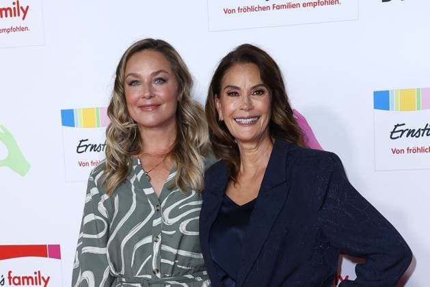 Elisabeth Roehm and Teri Hatcher at the Ernstings Family Celebrate Diversity Fashion Show on 17 06 2025 in Hamburg Ernstings Family Fashion Show 2025 in Hamburg