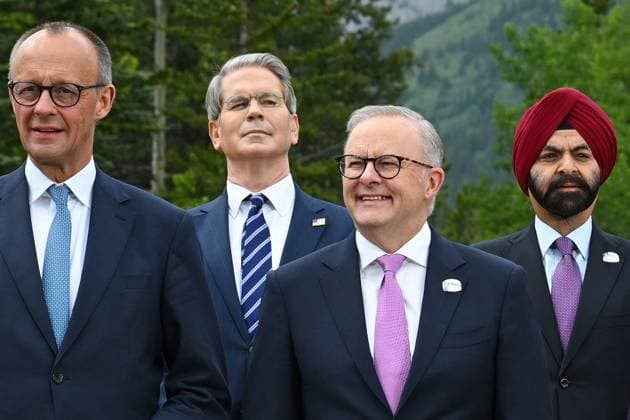 G7 SUMMIT CANADA, (L-R) Chancellor of Germany Friedrich Merz, Australian Prime Minister Anthony Albanese and United States Secretary of the Treasury Scott Bessent and President of the World Bank Ajay Banga at the G7, Ukraine, NATO and Outreach family photograph at the G7 Leaders Summit in Kananaskis, Alberta, Canada, Tuesday, June 17, 2025. ( NO ARCHIVING Kananaskis ALBERTA CANADA  Copyright: xLUKASxCOCHx 20250618152081407296