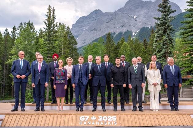 Kananaskis, Alberta, Canada, 17 06 2025 Mountain Lodge G7 Summit 2025 Group photo with the heads of state and government of the G7 countries and other host countries Photo Michael Kappeler Pool Copyright: xMichaelxKappeler Pool dtsxNachrichtenagenturx dts_71235