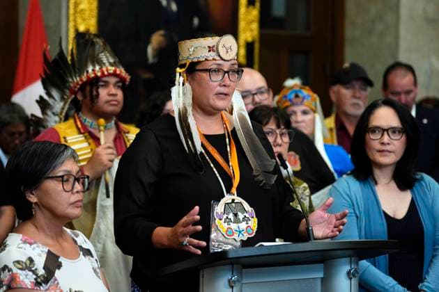 June 17, 2025, Ottawa, On, CAN: Grand Council Chief of Anishinabek Nation Linda Debassige is joined by First Nations leaders as she speaks at a news conference against Bill C-5 in the Foyer of the House of Commons on Parliament Hill in Ottawa, on Tuesday, June 17, 2025. Ottawa CAN  - ZUMAc35_ 20250617_zaf_c35_213 Copyright: xJustinxTangx