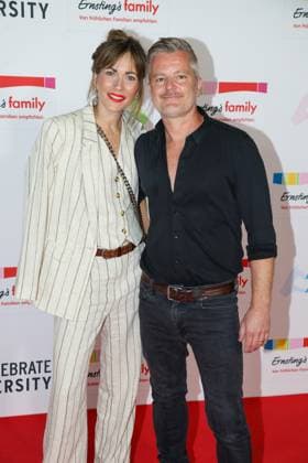 Ernsting s family Fashion Show Hamburg, 17 06 2025 AndrÃ and Shari Dietz at the Ernsting s family Fashion Show at the Empire Riverside Hotel in Hamburg Hamburg Copyright: xMatthiasxGränzdörferx