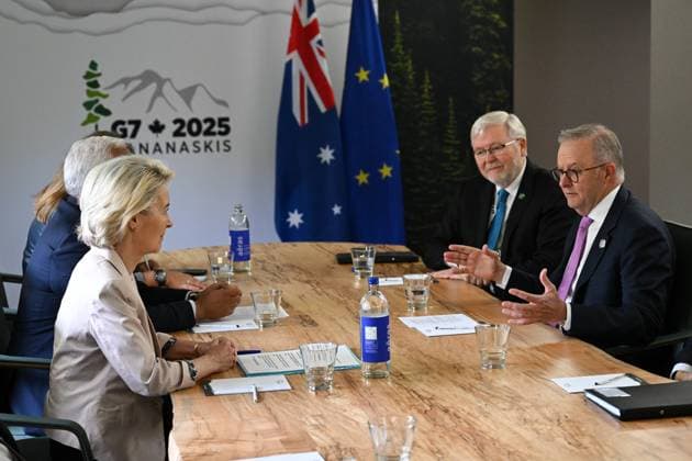 G7 SUMMIT CANADA, Australian Prime Minister Anthony Albanese speaks with President of the European Commission Ursula von der Leyen and President of the European Council Antonio Costa during a bilateral meeting at the G7 Leaders Summit in Kananaskis, Alberta, Canada, Tuesday, June 17, 2025. ( NO ARCHIVING Kananaskis ALBERTA CANADA  Copyright: xLUKASxCOCHx 20250618166504982289