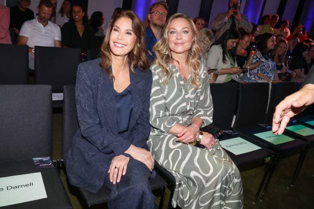 Ernsting s family Fashion Show Hamburg, 17 06 2025 Elisabeth Röhm and Teri Hatcher at the Ernsting s family Fashion Show at the Empire Riverside Hotel in Hamburg Hamburg Copyright: xMatthiasxGränzdörferx