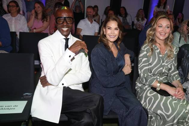 Ernsting s family Fashion Show Hamburg, 17 06 2025 Elisabeth Röhm, Teri Hatcher and Bruce Darnell at the Ernsting s family Fashion Show at the Empire Riverside Hotel in Hamburg Hamburg Copyright: xMatthiasxGränzdörferx