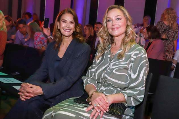Teri Hatcher and Elisabeth Roehm as guests at the Ernstings Fashion HW Show 2025 under the motto Celebrate Diversity at the Hotel Empire Riverside on June 17, 2025 in Hamburg Hamburg Germany