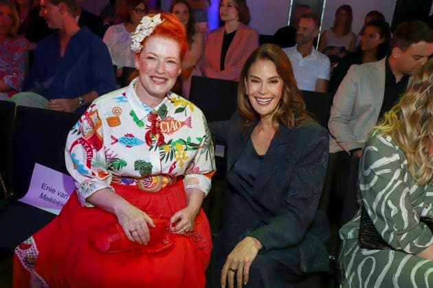 Enie van de Meiklokjes, Teri Hatcher as guests at the Ernstings Fashion HW Show 2025 under the motto Celebrate Diversity at the Hotel Empire Riverside on June 17, 2025 in Hamburg Hamburg Germany