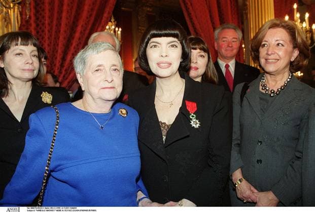Info - La mère de Mireille Mathieu , Marcelle-Sophie Mathieu, est décédée dimanche matin à Avignon à l âge de 94 ans - Mireille Mathieu s mother, Marcelle-Sophie Mathieu died sunday morning at the age of 94 years old in Avignon - MIREILLE MATHIEU MERE A L ELYSEE LEGION D HONNEUR PARIS PLAN AN AMERICAIN MEDAILLE *** Info Die Mutter von Mireille Mathieu , Marcelle Sophie Mathieu, ist verstorben Sonntag Morgen auf Avignon auf l Alter von 94 Jahre Mireille Mathieu s mother, Marcelle Sophie Mathieu died sunday morning unter the Alter von 94 Jahre old in Avignon MIREILLE MATHIEU MUTTER A L ELYSEE LEGION D EHRUNG Paris Plan Jahr AMERIKANISCH MEDAILLE  Copyright: xFIZET-GUIRECx xBESTIMAGExFIZET-GUIRECx xBESTIMAGEx
