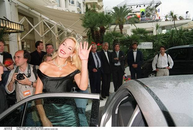 JERRY HALL SORTIE STARS DE L HOTEL MARTINEZ CANNES 2001 PLAN AMERICAIN *** JERRY Diele AUSGANG STARS von L HOTEL MARTINEZ Cannes 2001 Plan AMERIKANISCH  Copyright: xAGENCEx xBESTIMAGExAGENCEx xBESTIMAGEx