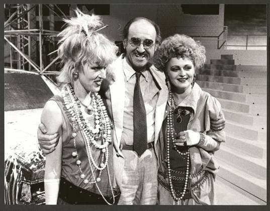 Alfred Biolek Köln - der Entertainer Alfred Biolek (*1934 + 2021) mit der Schauspielerin Gaby Köster (l.) - Foto vom 12.06.1985 Deutschland *** Alfred Biolek Cologne the Entertainer Alfred Biolek 1934 2021 with the Actress Gaby Köster l Photo from 12 06 1985 Germany Copyright: xUnitedxArchivesx xGrevenStiftungx xKölnischexRundschaux xFrankxSchütte KR_01_0025963_r EDITORIAL USE ONLY