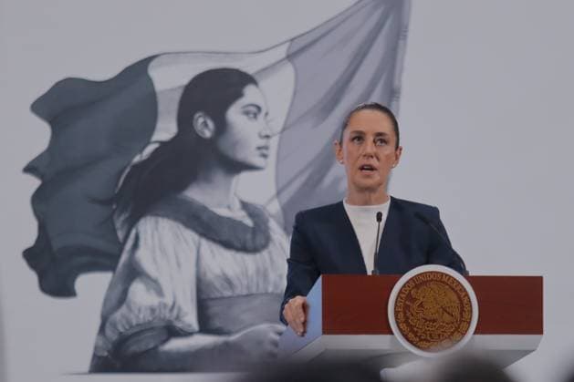 Mexico s President Claudia Sheinbaum Pardo speaks during a press conference, where she reiterated that hurricane Erick will enter the coasts of Oaxaca and Guerrero tonight, he urged citizens to be attentive to the information and not to go out or expose themselves, at the National Palace on June 18, 2025 in Mexico City, Mexico. Mexico City Mexico - ZUMAe321 20250618_zia_e321_006 Copyright: xCarlosxSantiagox
