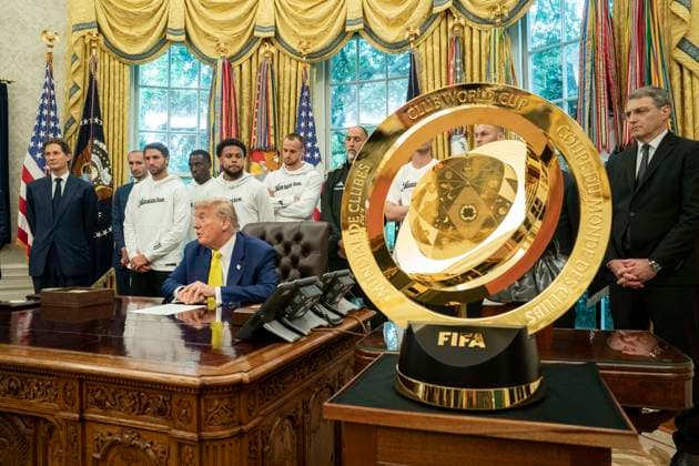 President Trump Holds a Meeting with Members of the Juventus Soccer Club U.S. President Donald Trump holds a meeting with members of the Juventus soccer club in the Oval Office of the White House in Washington, DC on Wednesday, June 18, 2025. Photo by Ken Cedeno Pool ABACAPRESS.COM WASHINGTON DC United States  Copyright: xPool ABACAx