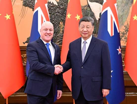 News Themen der Woche KW25 News Bilder des Tages (250620) -- BEIJING, June 20, 2025 -- Chinese President Xi Jinping meets with New Zealand s Prime Minister Christopher Luxon, who is on an official visit to China, at the Great Hall of the People in Beijing, capital of China, June 20, 2025. ) CHINA-BEIJING-XI JINPING-NEW ZEALAND S PM-MEETING (CN) ShenxHong 