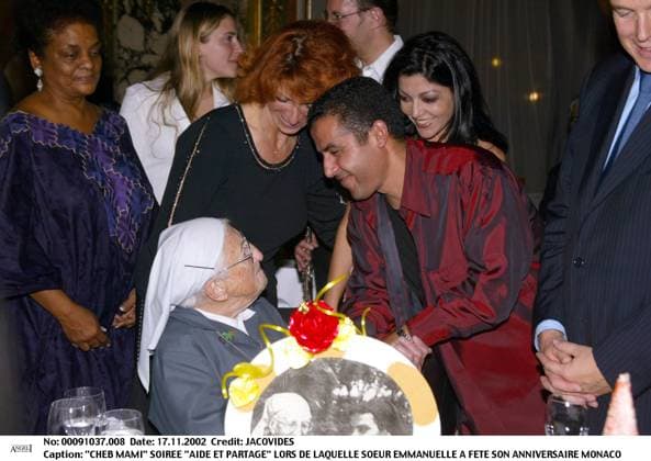 CHEB MAMI SOIREE AIDE ET PARTAGE LORS DE LAQUELLE SOEUR EMMANUELLE A FETE SON ANNIVERSAIRE MONACO PLAN AMERICAIN *** CHEB MAMI ABENDFEIER Hilfe und Segmentierung LORS von LAQUELLE Schwester EMMANUELLE A FEST sein Geburtstag Monaco Plan AMERIKANISCH  Copyright: xDOMINIQUExJACOVIDESx xBESTIMAGExDOMINIQUExJACOVIDESx xBESTIMAGEx