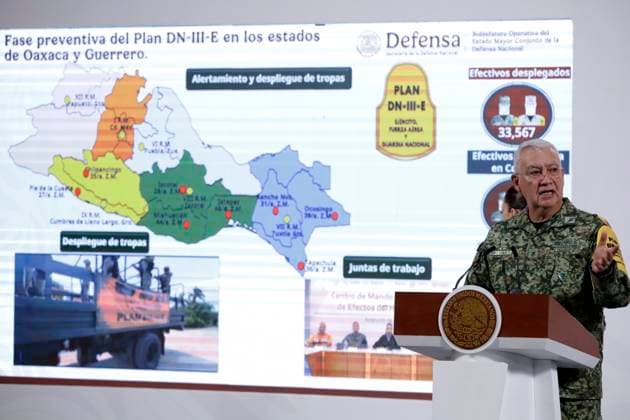 Mexico™s President Claudia Sheinbaum Holds Briefing Of Hurricane Erick Minister of Mexican National Defense, Ricardo Trevilla Trejo, speaks about the damage caused by Hurricane Erick in the states of Oaxaca and Guerrero at briefing conference at National Palace. on June 20, 2025 in Mexico City, Mexico. (Photo by Luis Barron Eyepix Group) Copyright: xLuisxBarron xEyepixxGroupx LB_20062025_159212