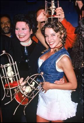 ARCHIVES - GUESCH PATTI ET KYLIE MINOGUE A LA SOIREE VENUS DE LA MODE A PARIS Paris France *** Archiv GUESCH PATTI und KYLIE MINOGUE A DIE ABENDFEIER VENUS von DIE Mode A Paris Paris Frankreich  Copyright: xAGENCEx xBESTIMAGExAGENCEx xBESTIMAGEx