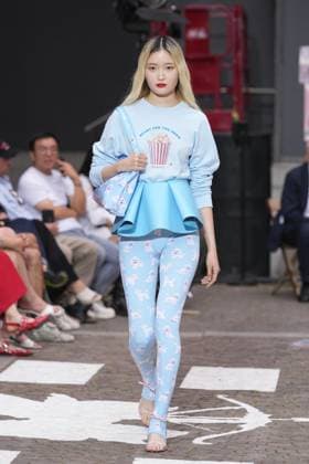 Mailand Fashion Week, Fiorucci Modenschau Milan, Milan Men s Fashion Week: Spring Summer 2026 - Men s Fashion, Spring Summer 2026 - Fiorucci fashion show - catwalk in the photo: Model  Copyright: xRiccardoxGIordanox xipa-agency.netx xRiccardoxGiordanox IPA_Agency_IPA59292918