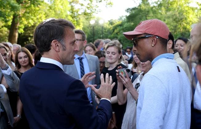 Emmanuel and Brigitte Macron at the France Music Week reception at the Elysée Palace as part of the Fête de la Musique in Paris Emmanuel Macron and Pharrell Williams France Music Week reception at the Elysée Palace as part of the Fête de la Musique in Paris on June 20, 2025 Dominique Jacovides Bestimage France Music Week reception at the Elysée Palace as part of the Fête de la Musique in Paris on June 20, 2025 Paris France  Copyright: xDOMINIQUExJACOVIDESx xBESTIMAGExDOMINIQUExJACOVIDESx xBESTIMAGEx