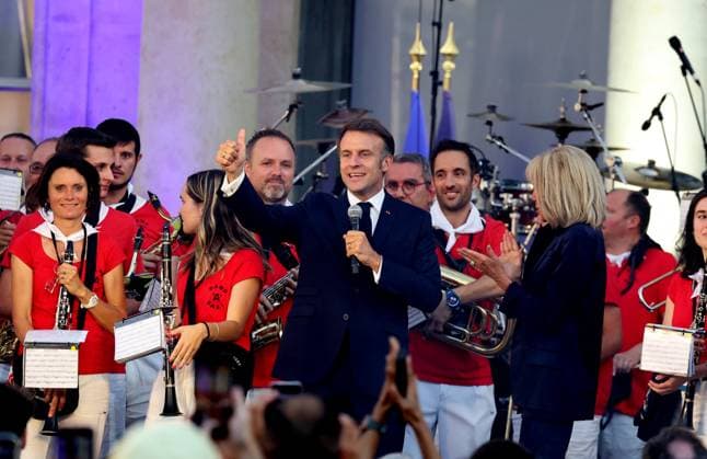 Emmanuel and Brigitte Macron at the France Music Week reception at the Elysée Palace as part of the Fête de la Musique in Paris Emmanuel and Brigitte Macron France Music Week reception at the Elysée Palace as part of the Fête de la Musique in Paris on June 20, 2025 Dominique Jacovides Bestimage France Music Week reception at the Elysée Palace as part of the Fête de la Musique in Paris on June 20, 2025 Paris France  Copyright: xDOMINIQUExJACOVIDESx xBESTIMAGExDOMINIQUExJACOVIDESx xBESTIMAGEx