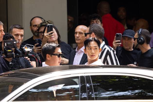 News - Dolce & Gabbana - Arrivals - Milan Fashion Week - Menswear Spring Summer 2026 Choi San is seen arriving at the Dolce &amp; Gabbana fashion show during the Milan Menswear Spring Summer 2026 Fashion Week on June 21, 2025 in Milan, Italy. Photo: Cinzia Camela. MILAN Metropol Italy Copyright: xCinziaxCamelax xLiveMediax LPN_1932065