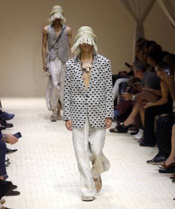 June 21, 2025, Milan, MILAN: A model presents a creation by Emporio Armani for the Menswear Ready-to-wear Spring-Summer 2026 collection during the Milan Fashion Week, in Milan, Italy, 21 June 2025. The Milano Fashion Week runs from 20 to 24 June 2025.ANSA MATTEO BAZZI. Milan MILAN  - ZUMAa110 20250621_zaf_a110_057 Copyright: xMatteoxBazzix