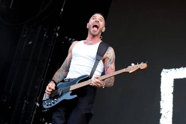 Bilder des Jahres 2025, Entertainment 06 Juni Entertainment Themen der Woche KW25 Entertainment Bilder des Tages June 21, 2025, Newport, United Kingdom: Matt Willis, co-founder, bassist and co-vocalist of the pop-punk britpop band Busted performs live on stage at the Isle of Wight Festival. The current line up consists of James Bourne, Matt Willis and Charlie Simpson. Newport United Kingdom - ZUMAs197 20250621_aaa_s197_272 Copyright: xDawnxFletcher-Parkx