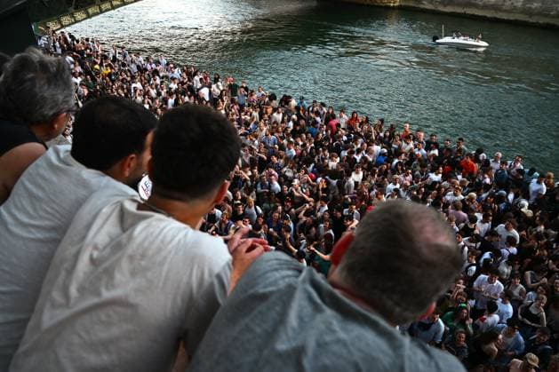 Crowds dance in the streets of Paris during the Fete de la Musique 2025 in Paris, June 21, 2025. - 21 06 2025 - France Ile-de-France (region) Paris -  JulienxMattiax xLexPictorium LePictorium_0311169