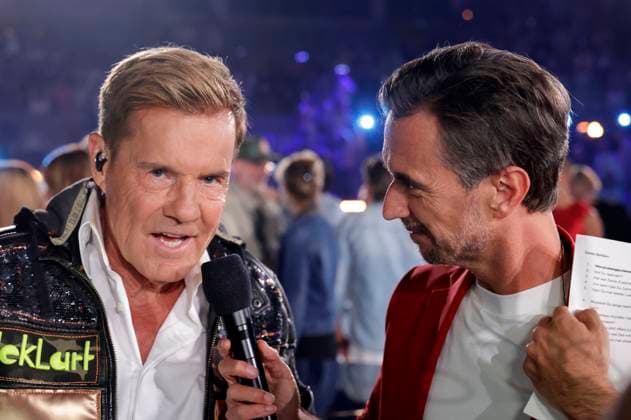 Dieter Bohlen und Florian Silbereisen in der TV-Show Schlagerbooom Open Air 2025 - Die Berge leuchten! live aus dem Stadion Kitzbühel. Kitzbühel, 21.06.2025 *** Dieter Bohlen and Florian Silbereisen in the TV show Schlagerbooom Open Air 2025 Die Berge leuchten live from the Kitzbühel stadium Kitzbühel, 21 06 2025 Foto:xR.xSchmiegeltx xFuturexImagex schlagerbooom_5516