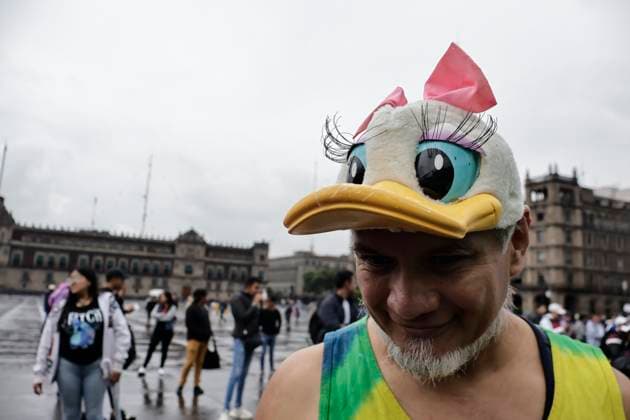 June 22, 2025, Mexico, Cdmx, Mexico: Hundreds of people gathered in Mexico City s Plaza de la ConstitucioÂ³n to break the record for the world s largest LGBTTTIQA+ flag. For this event, they used umbrellas in the same colors as the gay community flag. Mexico Mexico - ZUMAp204 20250622_zip_p204_011 Copyright: xJosuexPerezx