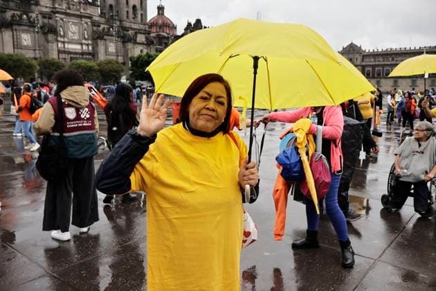 June 22, 2025, Mexico, Cdmx, Mexico: Hundreds of people gathered in Mexico City s Plaza de la ConstitucioÂ³n to break the record for the world s largest LGBTTTIQA+ flag. For this event, they used umbrellas in the same colors as the gay community flag. Mexico Mexico - ZUMAp204 20250622_zip_p204_021 Copyright: xJosuexPerezx