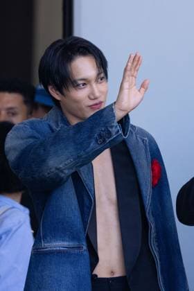 News - Prada - Arrivals - Milan Fashion Week - Menswear Spring Summer 2026 Kai is seen leaving the Prada fashion show during the Milan Menswear Spring Summer 2026 Fashion Week on June 22, 2025 in Milan, Italy. Photo: Cinzia Camela. MILAN Fondazione Prada Italy Copyright: xCinziaxCamelax xLiveMediax LPN_1934043