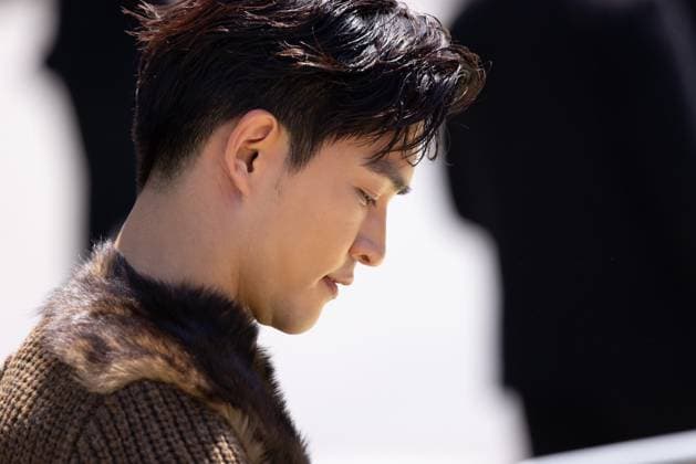 News - Prada - Arrivals - Milan Fashion Week - Menswear Spring Summer 2026 Alvin Chong is seen leaving the Prada fashion show during the Milan Menswear Spring Summer 2026 Fashion Week on June 22, 2025 in Milan, Italy. Photo: Cinzia Camela. MILAN Fondazione Prada Italy Copyright: xCinziaxCamelax xLiveMediax LPN_1934070