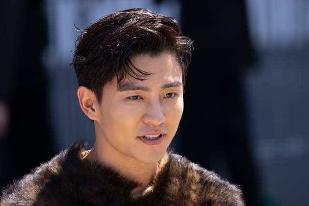 News - Prada - Arrivals - Milan Fashion Week - Menswear Spring Summer 2026 Alvin Chong is seen leaving the Prada fashion show during the Milan Menswear Spring Summer 2026 Fashion Week on June 22, 2025 in Milan, Italy. Photo: Cinzia Camela. MILAN Fondazione Prada Italy Copyright: xCinziaxCamelax xLiveMediax LPN_1934072