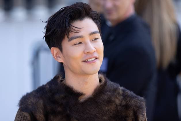 News - Prada - Arrivals - Milan Fashion Week - Menswear Spring Summer 2026 Alvin Chong is seen leaving the Prada fashion show during the Milan Menswear Spring Summer 2026 Fashion Week on June 22, 2025 in Milan, Italy. Photo: Cinzia Camela. MILAN Fondazione Prada Italy Copyright: xCinziaxCamelax xLiveMediax LPN_1934078