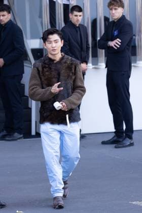 News - Prada - Arrivals - Milan Fashion Week - Menswear Spring Summer 2026 Alvin Chong is seen leaving the Prada fashion show during the Milan Menswear Spring Summer 2026 Fashion Week on June 22, 2025 in Milan, Italy. Photo: Cinzia Camela. MILAN Fondazione Prada Italy Copyright: xCinziaxCamelax xLiveMediax LPN_1934082