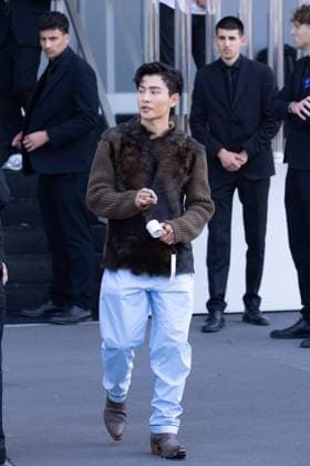 News - Prada - Arrivals - Milan Fashion Week - Menswear Spring Summer 2026 Alvin Chong is seen leaving the Prada fashion show during the Milan Menswear Spring Summer 2026 Fashion Week on June 22, 2025 in Milan, Italy. Photo: Cinzia Camela. MILAN Fondazione Prada Italy Copyright: xCinziaxCamelax xLiveMediax LPN_1934083