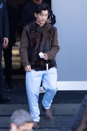 News - Prada - Arrivals - Milan Fashion Week - Menswear Spring Summer 2026 Alvin Chong is seen leaving the Prada fashion show during the Milan Menswear Spring Summer 2026 Fashion Week on June 22, 2025 in Milan, Italy. Photo: Cinzia Camela. MILAN Fondazione Prada Italy Copyright: xCinziaxCamelax xLiveMediax LPN_1934087