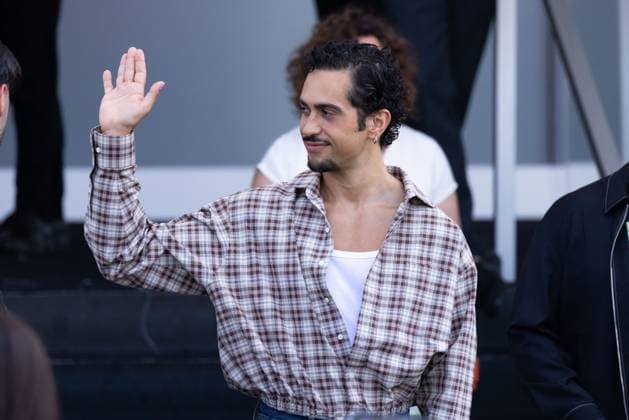 News - Prada - Arrivals - Milan Fashion Week - Menswear Spring Summer 2026 Mahmood is seen leaving the Prada fashion show during the Milan Menswear Spring Summer 2026 Fashion Week on June 22, 2025 in Milan, Italy. Photo: Cinzia Camela. MILAN Fondazione Prada Italy Copyright: xCinziaxCamelax xLiveMediax LPN_1934111