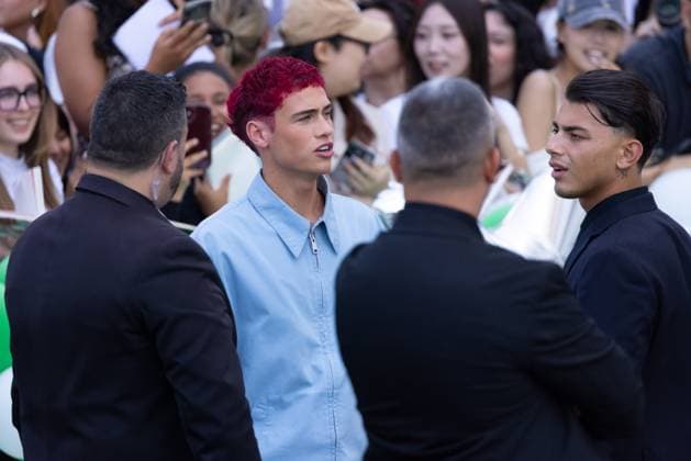 News - Prada - Arrivals - Milan Fashion Week - Menswear Spring Summer 2026 Matteo Sinet is seen leaving the Prada fashion show during the Milan Menswear Spring Summer 2026 Fashion Week on June 22, 2025 in Milan, Italy. Photo: Cinzia Camela. MILAN Fondazione Prada Italy Copyright: xCinziaxCamelax xLiveMediax LPN_1934123