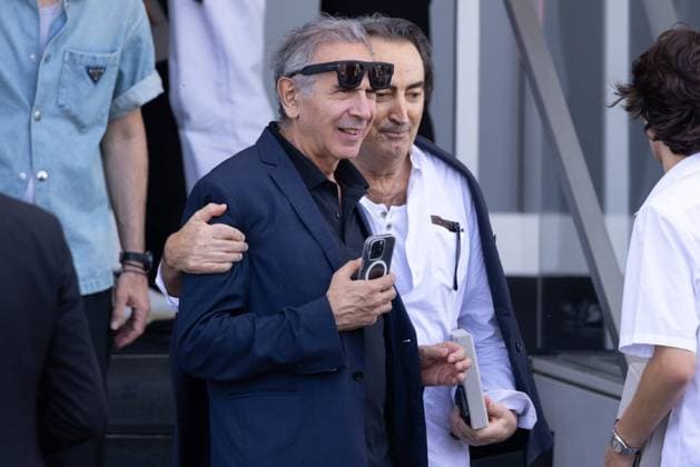 News - Prada - Arrivals - Milan Fashion Week - Menswear Spring Summer 2026 Carlo Capasa and Beppe Angiolini are seen leaving the Prada fashion show during the Milan Menswear Spring Summer 2026 Fashion Week on June 22, 2025 in Milan, Italy. Photo: Cinzia Camela. MILAN Fondazione Prada Italy Copyright: xCinziaxCamelax xLiveMediax LPN_1934134