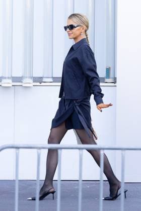 News - Prada - Arrivals - Milan Fashion Week - Menswear Spring Summer 2026 A guest is seen at the Prada fashion show during the Milan Menswear Spring Summer 2026 Fashion Week on June 22, 2025 in Milan, Italy. Photo: Cinzia Camela. MILAN Fondazione Prada Italy Copyright: xCinziaxCamelax xLiveMediax LPN_1934158