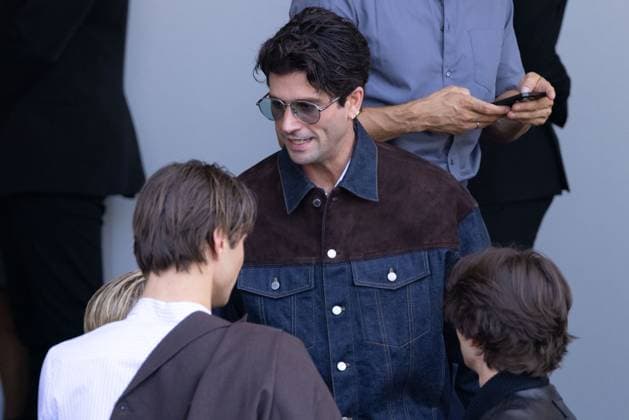 News - Prada - Arrivals - Milan Fashion Week - Menswear Spring Summer 2026 A guest is seen at the Prada fashion show during the Milan Menswear Spring Summer 2026 Fashion Week on June 22, 2025 in Milan, Italy. Photo: Cinzia Camela. MILAN Fondazione Prada Italy Copyright: xCinziaxCamelax xLiveMediax LPN_1934159