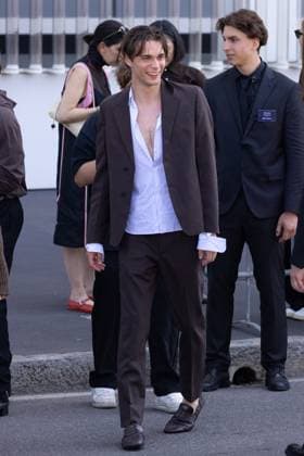 News - Prada - Arrivals - Milan Fashion Week - Menswear Spring Summer 2026 Guest are seen at the Prada fashion show during the Milan Menswear Spring Summer 2026 Fashion Week on June 22, 2025 in Milan, Italy. Photo: Cinzia Camela. MILAN Fondazione Prada Italy Copyright: xCinziaxCamelax xLiveMediax LPN_1934163