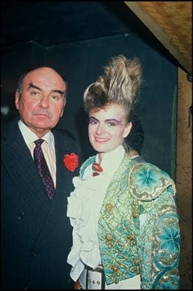 ARCHIVES - LE PRINCE JOHANNES VON THURN UND TAXIS ET SA FEMME LA PRINCESSE GLORIA LORS D UNE SOIREE AU PALACE EN 1986 Paris France *** Archiv der Prinz JOHANNES VON THURN UND TAXIS und AG Frau DIE PRINZESSIN GLORIA LORS D EINE ABENDFEIER Au PALACE IN 1986 Paris Frankreich  Copyright: xAGENCEx xBESTIMAGExAGENCEx xBESTIMAGEx