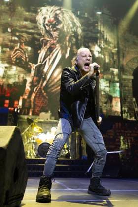 Bilder des Jahres 2025, Entertainment 06 Juni Entertainment Themen der Woche KW25 Entertainment Bilder des Tages Iron Maiden perform at Co-Op Live Bruce Dickinson of Iron Maiden performs at Co-Op Live, Manchester, England, as part of their Run For Your Lives World Tour, 22nd June 2025. STRICTLY EDITORIAL USE ONLY NO MERCHANDISE OF ANY KIND, Credit:Mike Gray Avalon  Copyright: xMikexGrayx xAvalonx 1013927148