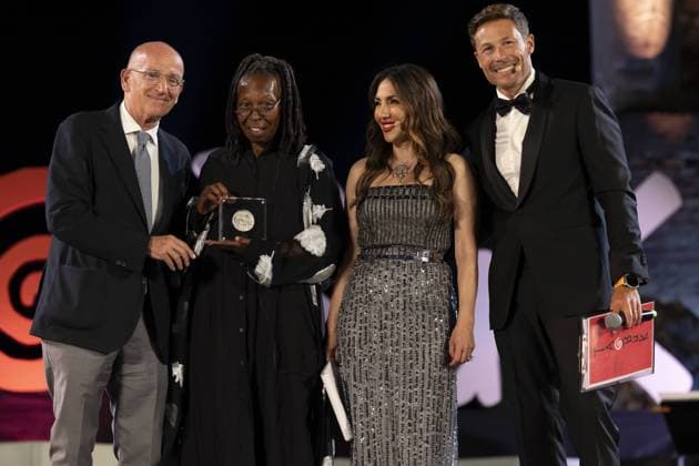 Taormina, Italy: Taormina : Taobuk 2025 . Evening . In the photo : Whoopi Goldberg Taormina Italy  - ZUMAp169 20250622_zea_p169_445 Copyright: xMaurizioxD Avanzox