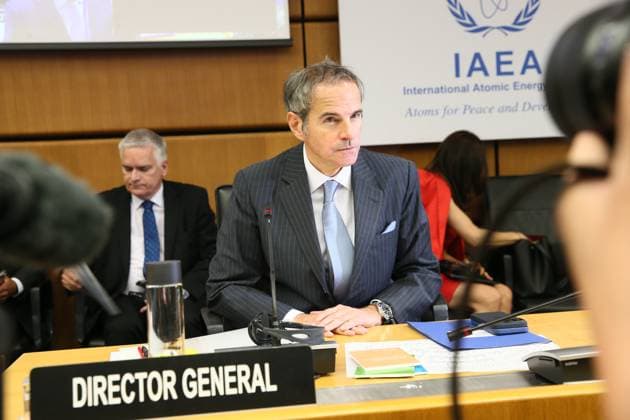 Bilder des Jahres 2025, News 06 Juni News Bilder des Tages IAEA board convenes emergency meeting following US strikes on Iranian nuclear facilities VIENNA, AUSTRIA - JUNE 23: International Atomic Energy Agency (IAEA) Director General Rafael Mariano Grossi convenes the emergency meeting held by the Board of Governors of the IAEA following US strikes on three nuclear facilities in Iran, in Vienna, Austria on June 23, 2025. Askin Kiyagan Anadolu Vienna Austria. Editorial use only. Please get in touch for any other usage.  Copyright: x2025xAnadoluxAskinxKiyaganx